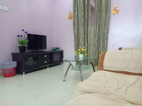 Purple TownHouse 3R2B Homestay Wifi