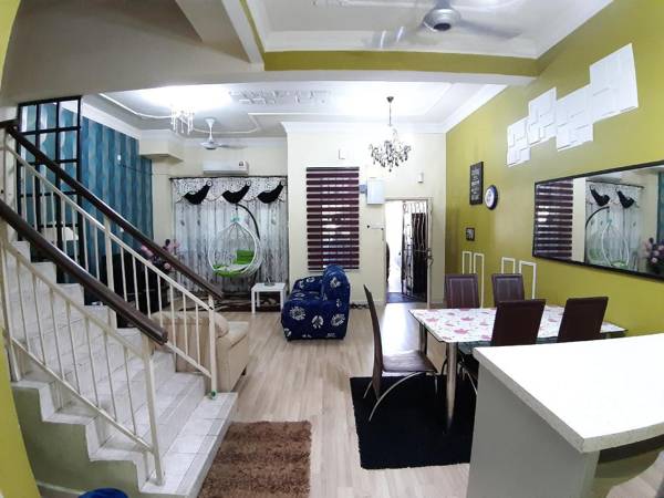 E&A Homestay-12km KLIA Airport FREE WIFI Netflix