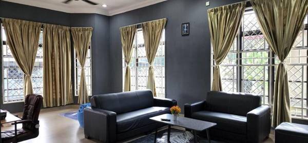 Workspace - Bungalow with 4 Bedroom at Kerteh Main Road