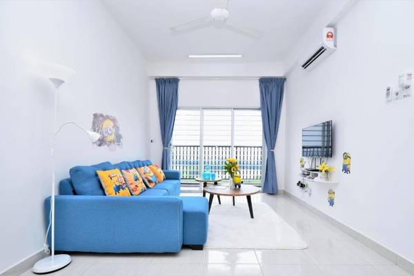 Minions Homestay Near KLIA 8-12pax WifiAtari Game