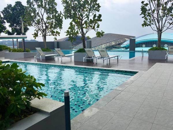 LUXURY HOMESTAY WITH POOL VIEW @ EMIRA RESIDENCE