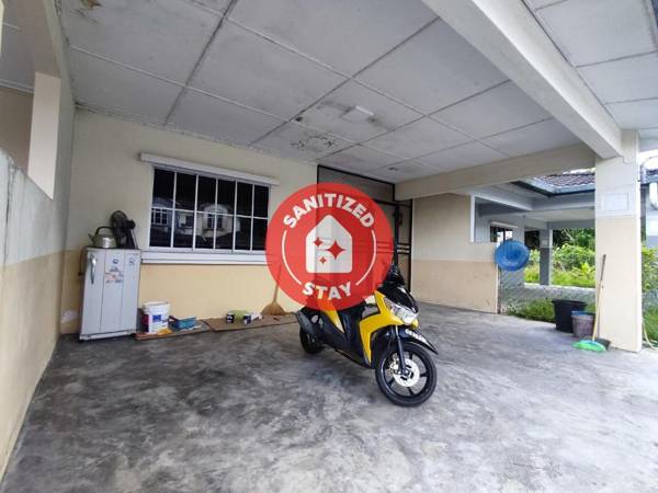 OYO HOME 90323 Iqbal Homestay