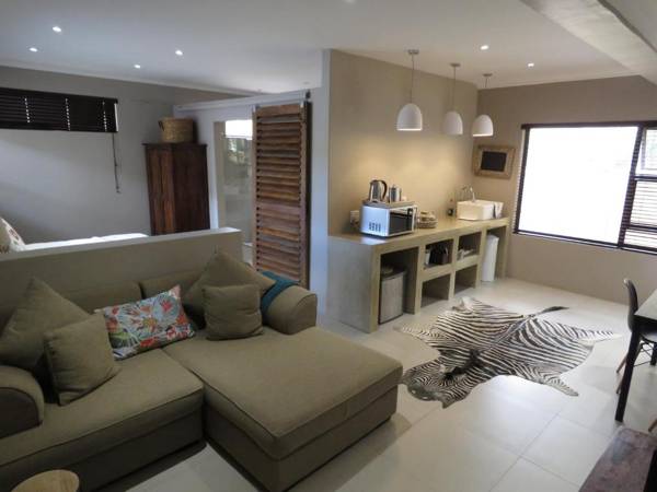 Beautiful Studio! Modern securecomfy stay in Windhoek Golf Estate
