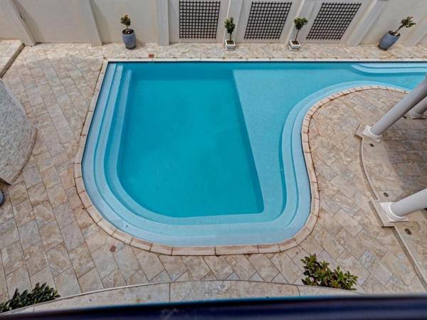 Lagoon Suites Boutique Hotel