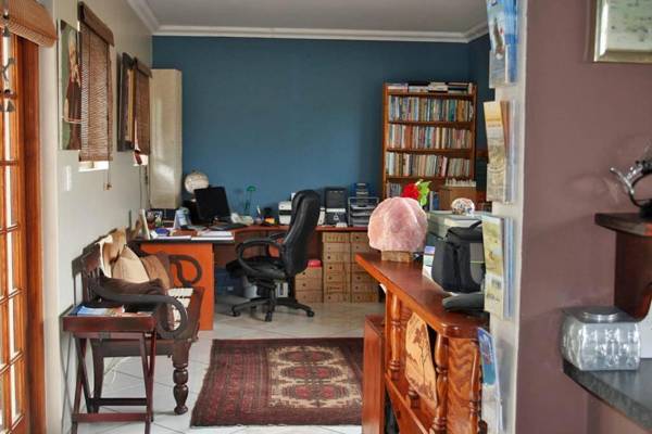 Workspace - Room in BB - Room for 4 guests - Amarachi Guesthouse in Swakopmund Namibia - beach in 500m