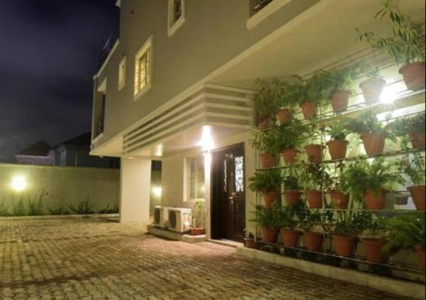 Villa Thirty Three