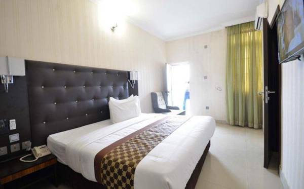 Lakeem Suites (Agboyin Surulere)