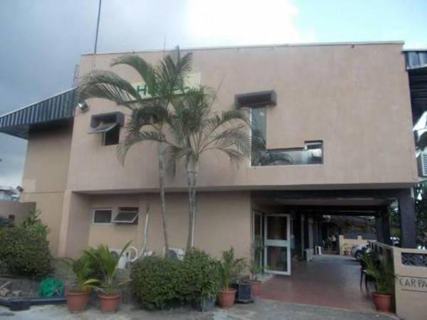 Divine Fountain Hotel (Agindingbi)