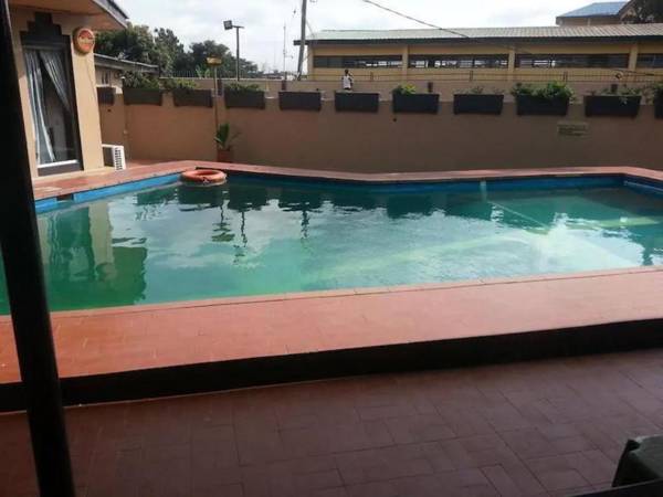 Divine Fountain Hotel (Agindingbi)