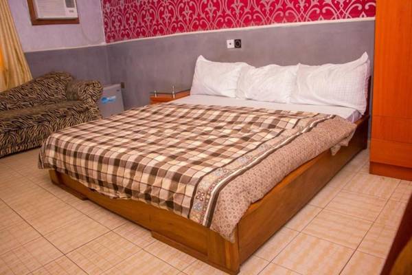 Duckland Hotel & Suites Ltd