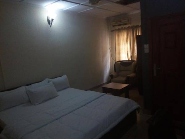 Holla-Jobi Guest House