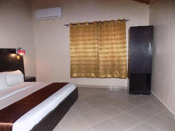 Posh Apartments Business Hotel