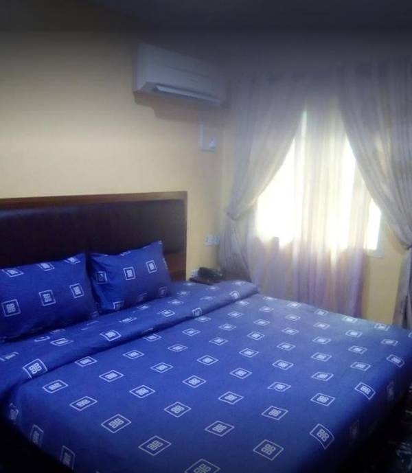 Pacific Hotel & Suites