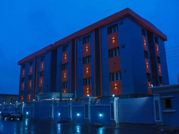 Six Diamond Hotel