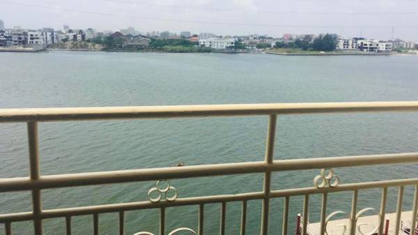 Amazing 3 bedrooms waterfront apartments @ Lekki phase 1