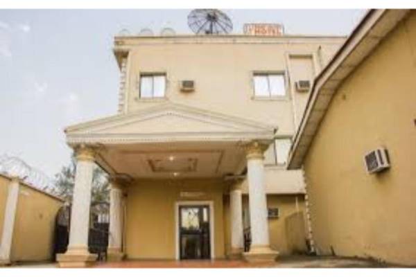 Creme Suites hotel