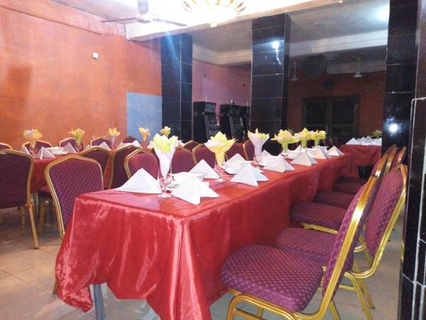 Emglo Suites & Service Apartment