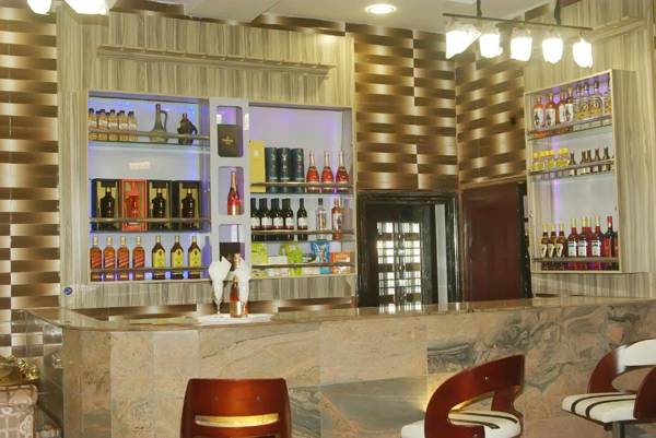 De Jessica's Global Hotel & Suites