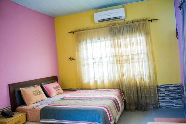 Lukham Crown hotel