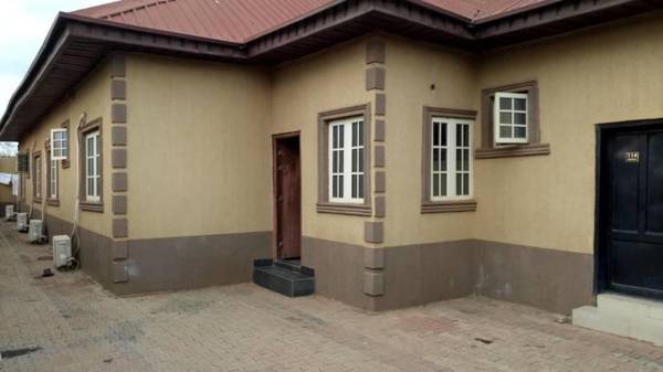 Momak 2 Hotel & Suites