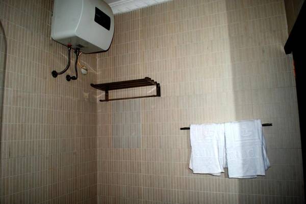 Grand Inn & Suites