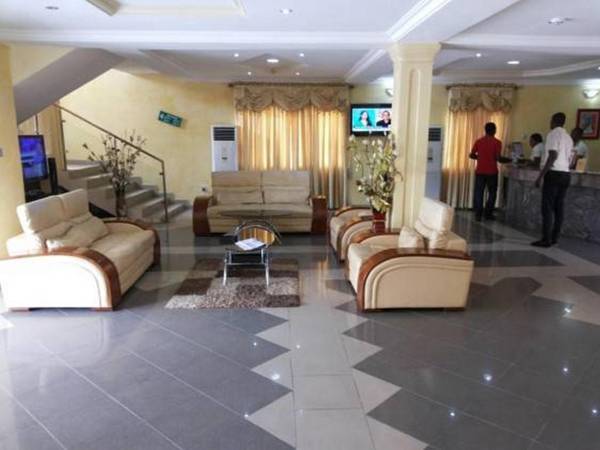 Kim Royal Hotel and Suites