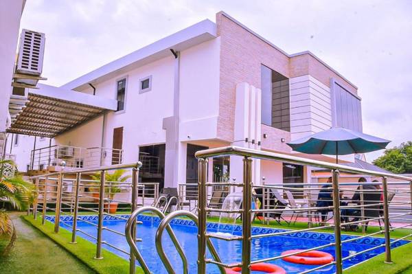 FOBBS APARTMENT AND SUITES ASABA