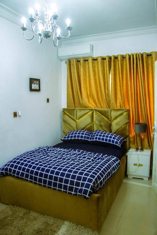 Bronx Suite by Jaynice Homes