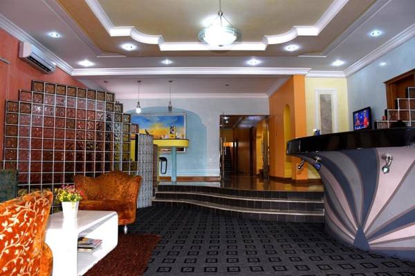 La Maison Hotel And Suites