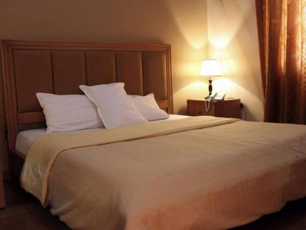 La Maison Hotel And Suites