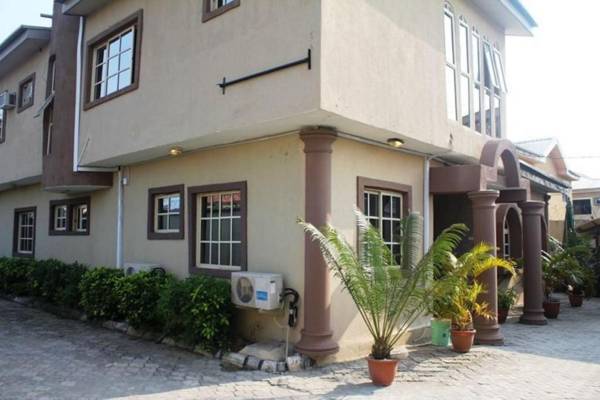 Cristabol Place Hotel