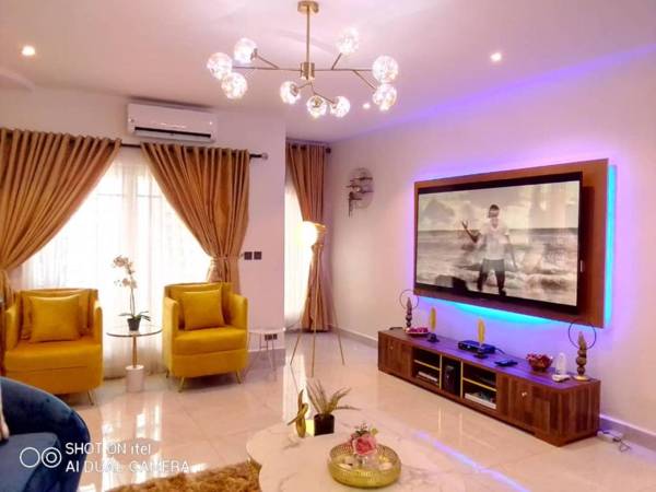 HOMEDALES Freedom Way Ikate LEKKI Phase1 LAGOS