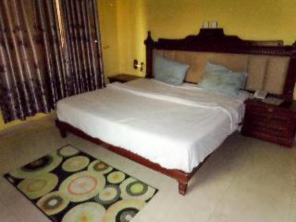 Golden Bird Hotel & Suites