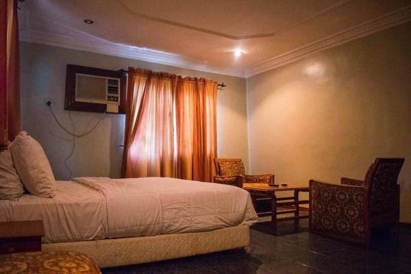 Chelsea Suites Limited (Main)