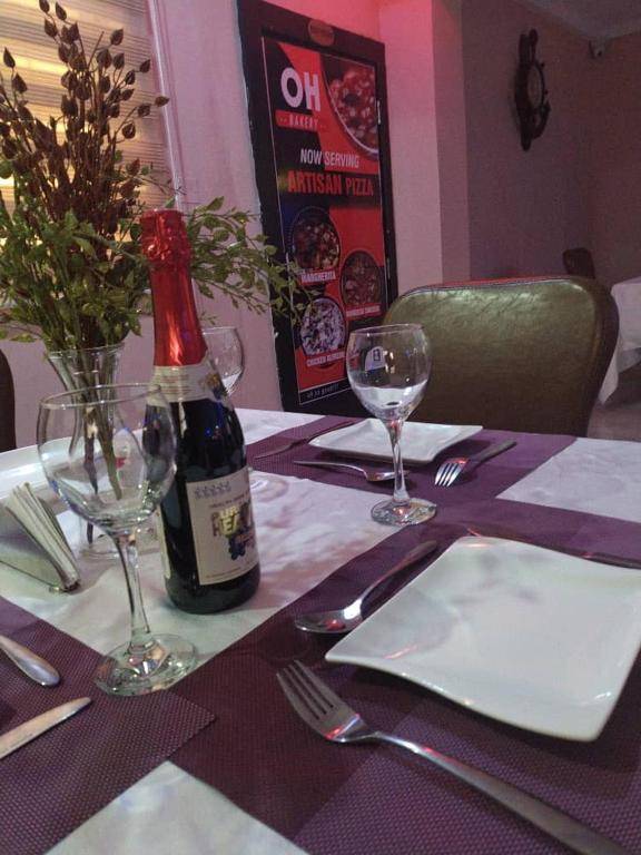 Oragon Hotel and Suites