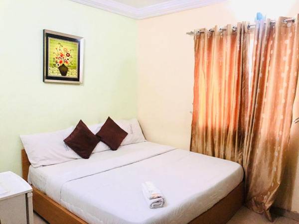 De Lawrence Court & Suites
