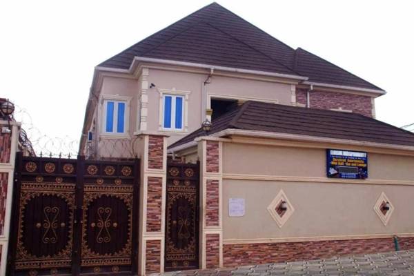 Immaculate 2-Bed Apartment in Idimu