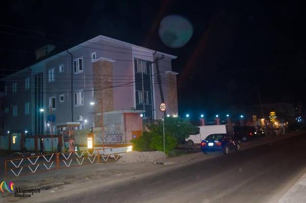 Pentagon Hotel and Suites