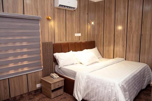Enland Suites & Apartments