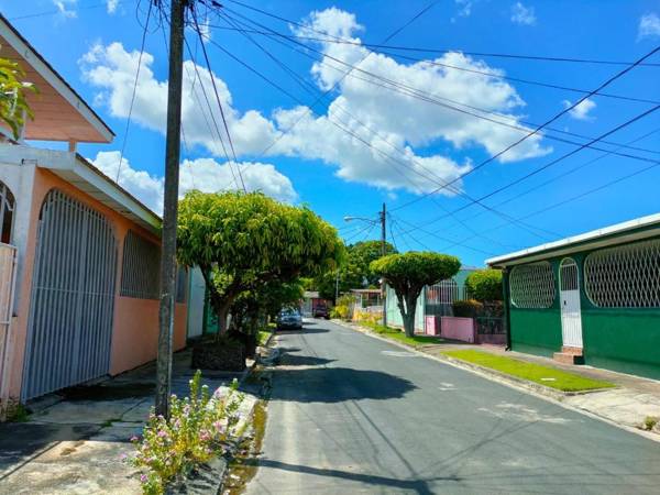 Casa Robles - Room close to Airport #1