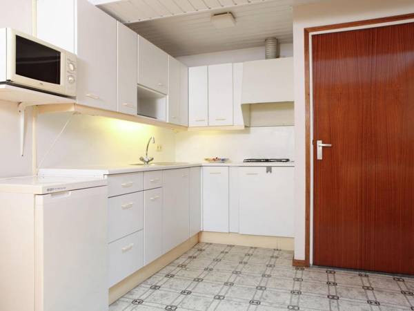 Tranquil Farmhouse near Forest in Ulicoten with Terrace