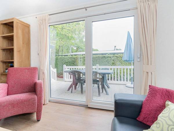 Comfortable chalet with a terrace at 3 km from Baarle-Nassau