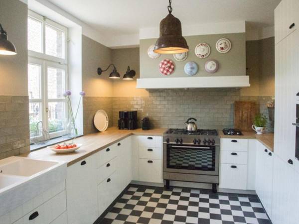 Sprawling Farmhouse in Baarlo with Hot Tub Private Garden