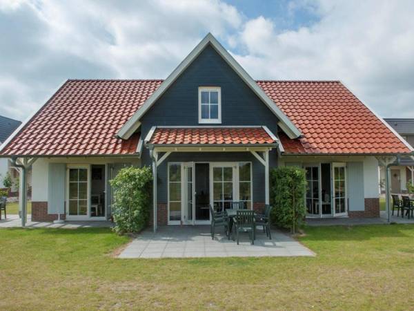 Luxurious detached villa with washer in De Maasduinen area