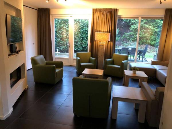 Restyled villa with 5 bathrooms located in a green area