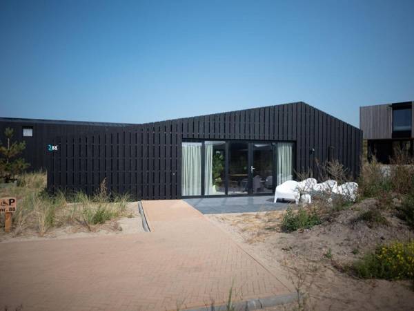 Modified modern lodge at just 100 m. from the beach