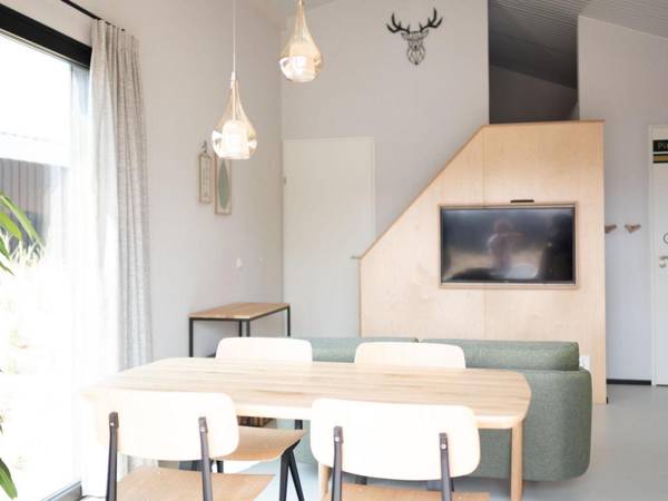 Modern lodge with dishwasher 100 m. from the sea