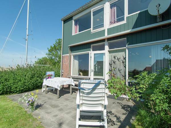 Delightful Holiday Home in Warns with Jetty