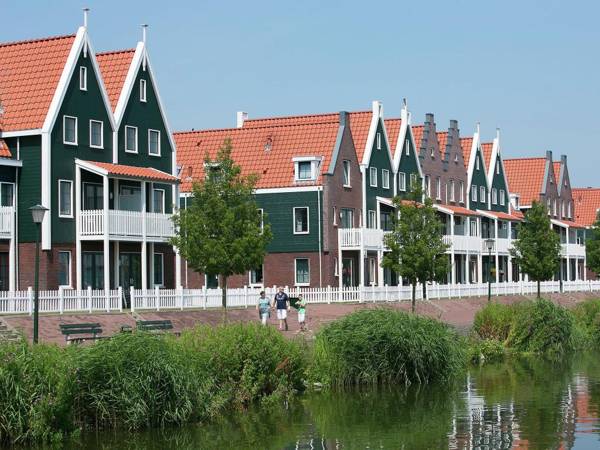 Restyled apartment in Volendam style on the Markermeer
