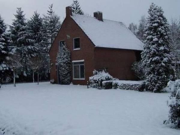 Lovely group home with lots of privacy ideal for families and friends!